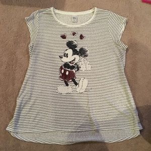 Adorable Mickey Mouse flowy top